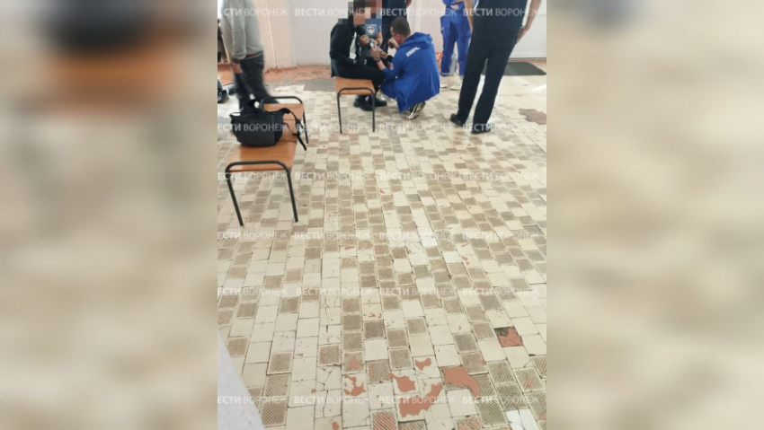 В Воронежской области вооружённый подросток напал на детей в школе