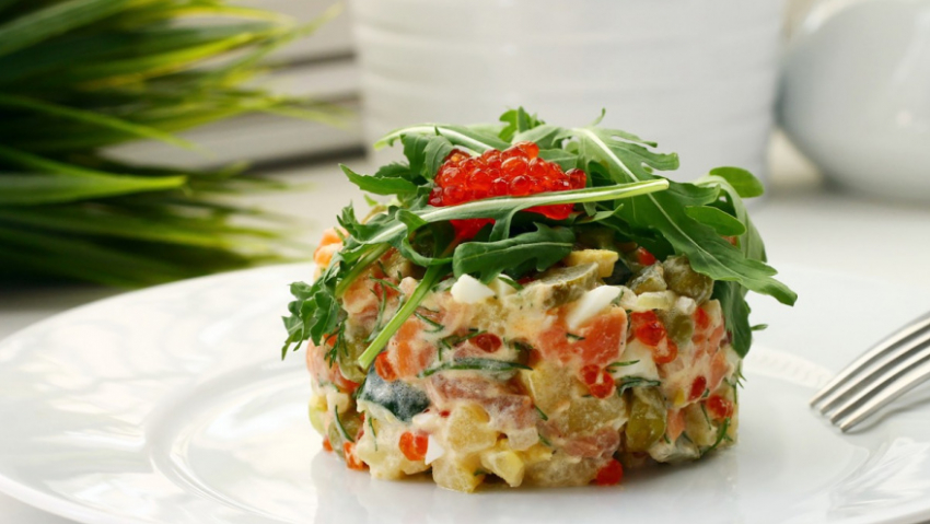 Жителям Воронежской области напомнили об условиях хранения новогодних салатов