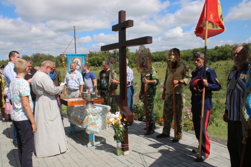 В Панинском районе прошёл крестный ход к Святому источнику