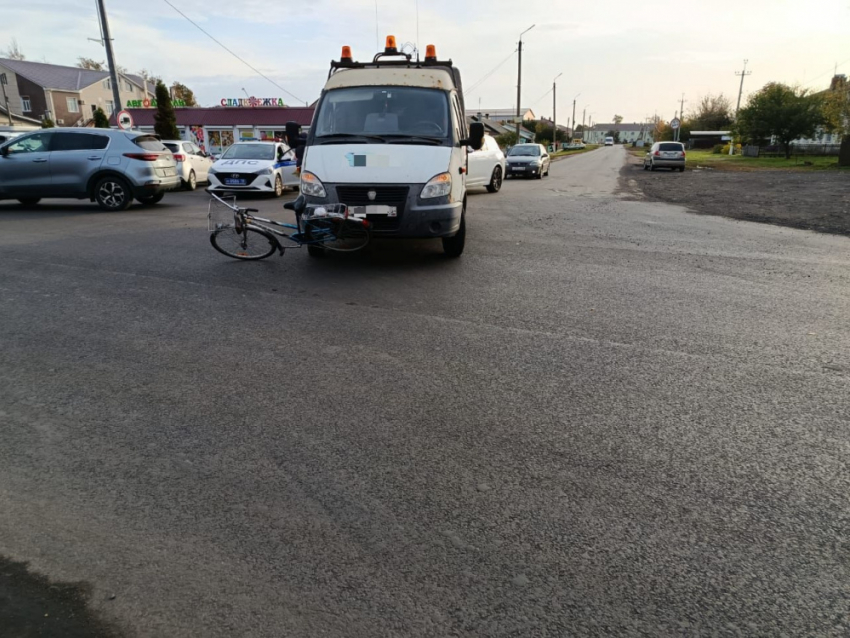 В Панинском районе велосипедист попал в ДТП с «Газелью»