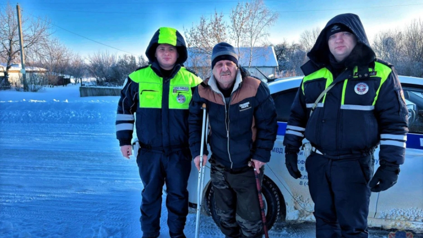 Полицейские помогли водителю из Аннинского района, у которого заглох автомобиль