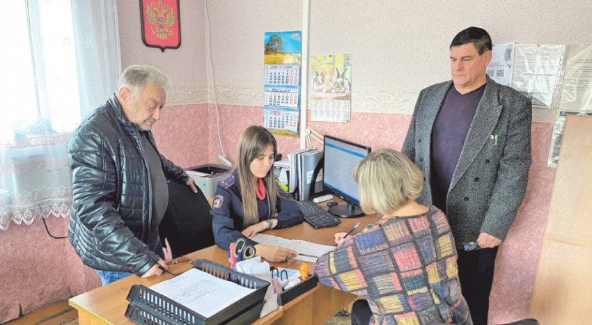 Общественники проверили работу полицейских в Эртильском районе
