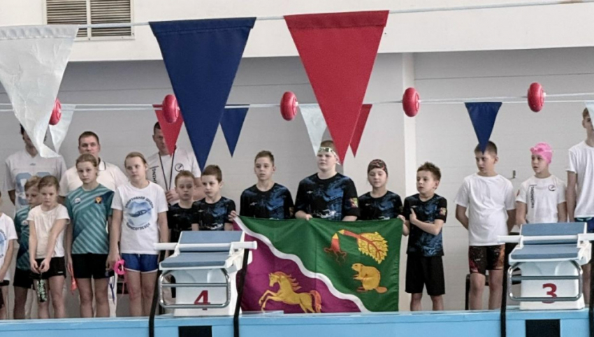 Бобровские спортсмены приняли участие в областных соревнованиях по плаванию