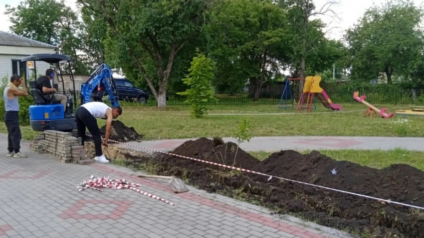 В парке панинского села установят фонари и систему видеонаблюдения