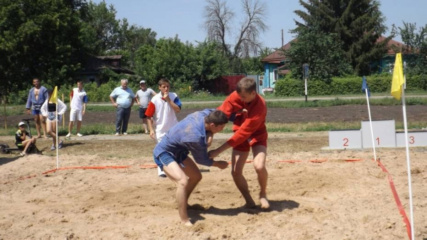 Жителей Таловского района приглашают на чемпионат области по пляжному самбо