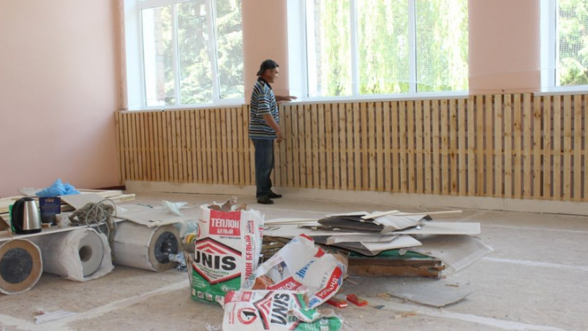 В Докучаевской школе Таловского района отремонтировали спортзал