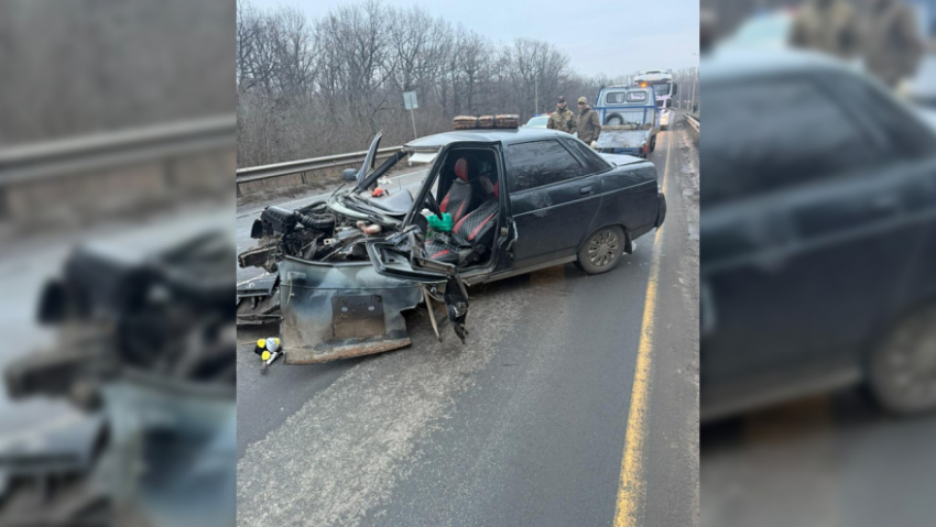 В Аннинском районе женщина попала в больницу после ДТП с отбойником