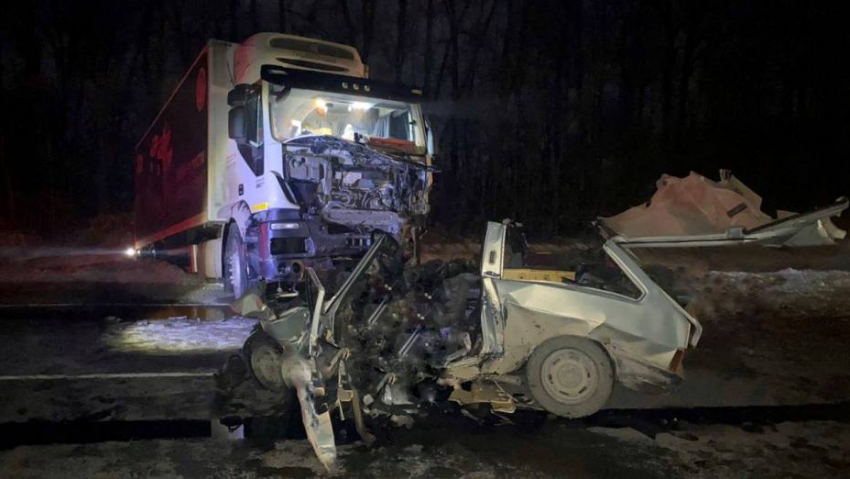 В Аннинском районе в ДТП с фурой погибли три человека