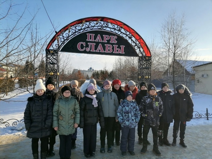 Михайловские школьники приняли участие в экскурсии по Аллее Героев