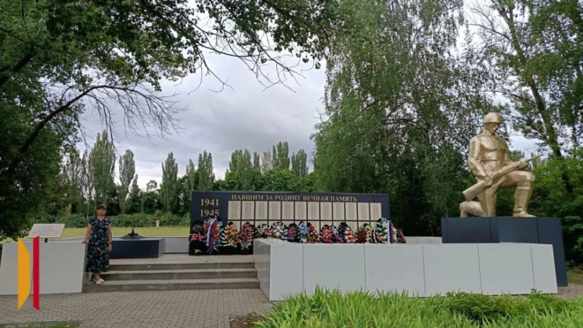 В таловском поселке Вознесенский обновили мемориал воинам, погибшим в годы ВОВ