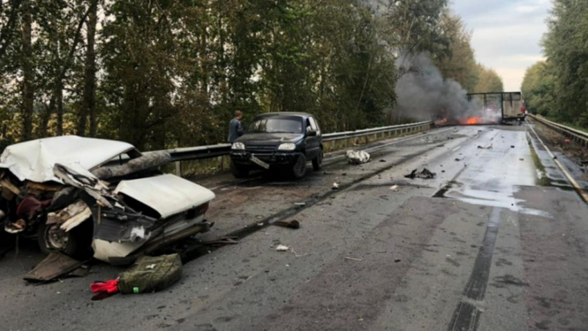 В Панинском районе произошло смертельное ДТП с угнанным автомобилем