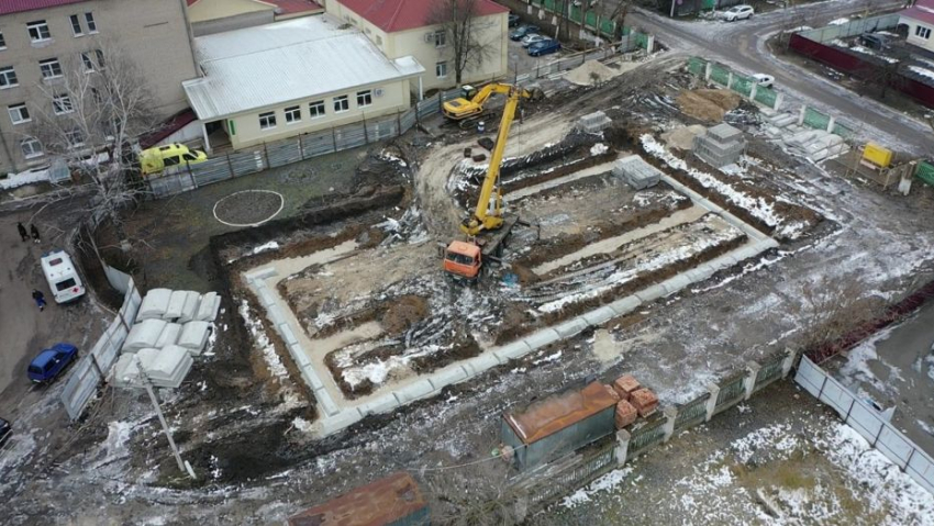 В Бобровском районе начали строить детскую поликлинику за 116 млн рублей