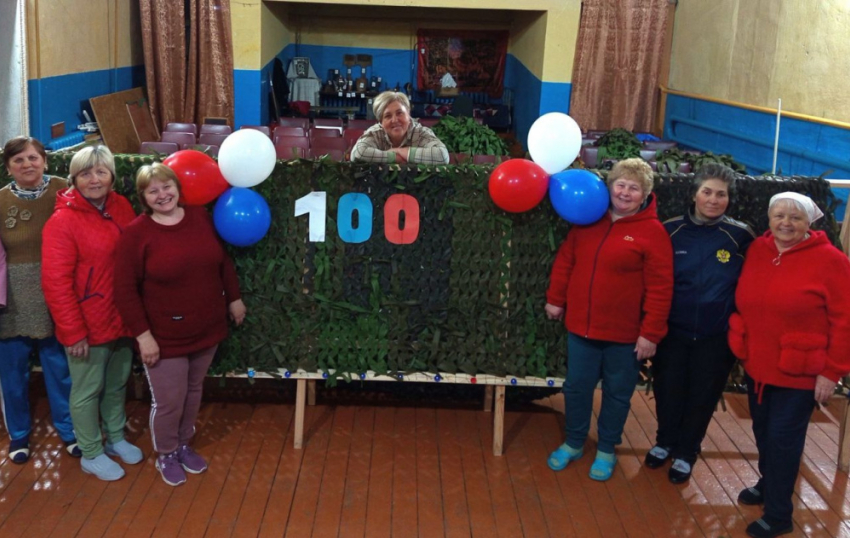 Панинская администрация наградила добровольцев «Чернавка. Сети для СВОих» благодарственным письмом