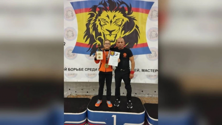 Панинские борцы завоевали три медали на всероссийском турнире