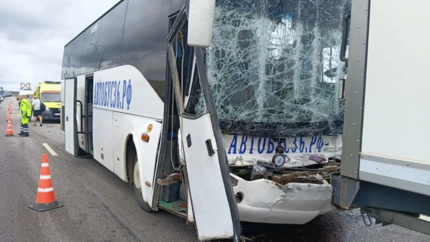 Бастрыкин взял на контроль дело о ДТП с рейсовым автобусом в Бобровском районе