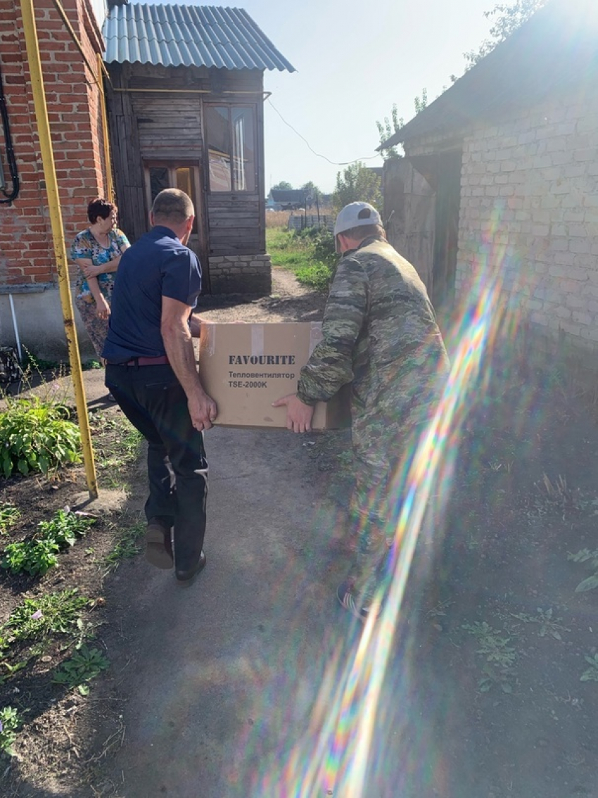 Жители Панинского района собрали гумпомощь в зону СВО