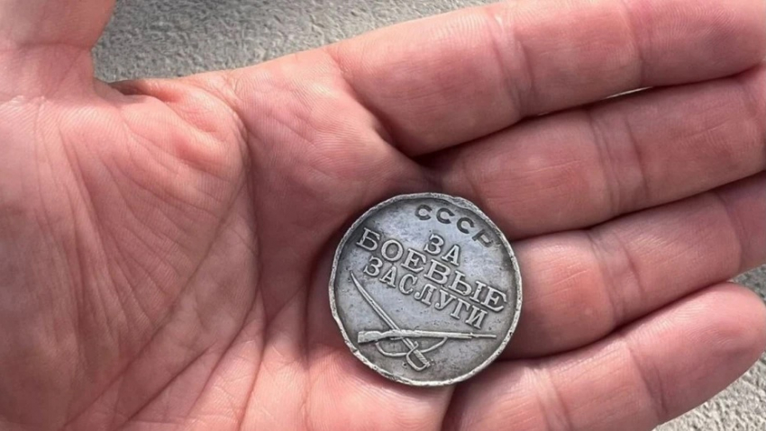 В воронежской школе во время ремонта нашли медаль фронтовика из Панинского района