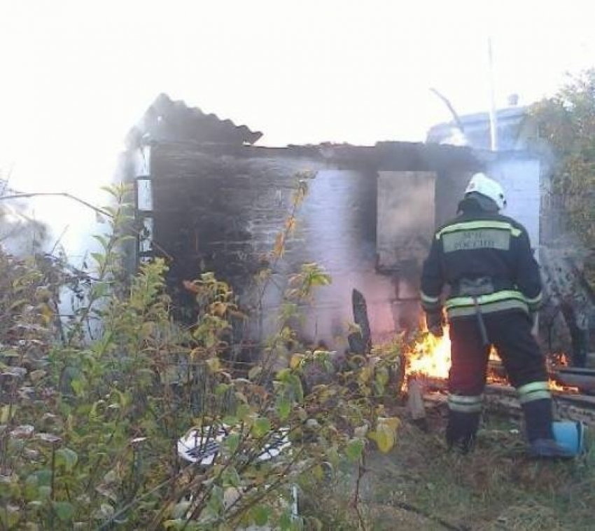 В селе Аннинского района дотла сгорел дом 