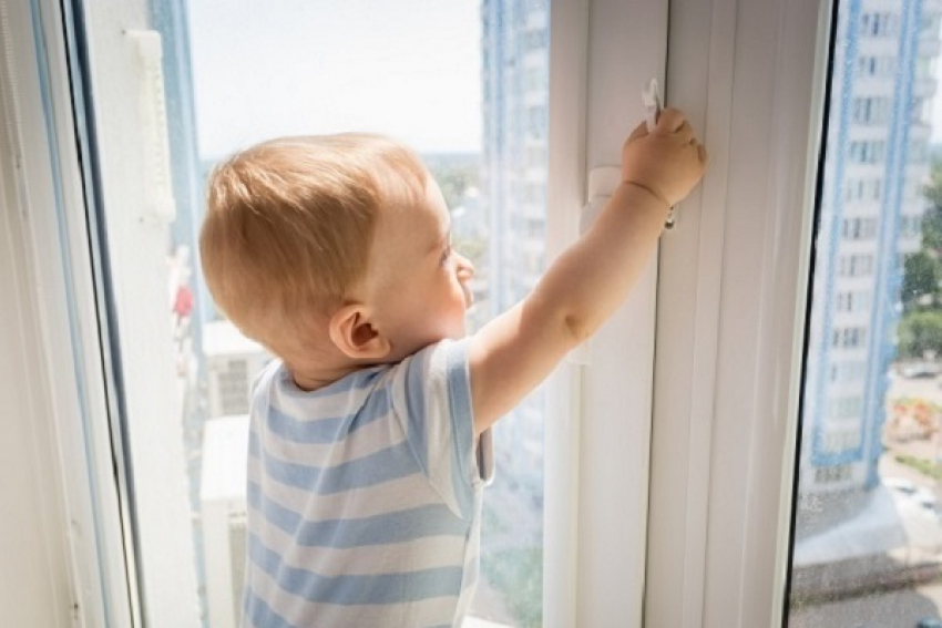 Сезонная смертность детей! Осторожно, окна открываются!