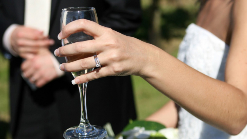 В Воронежской области перед Новым годом поженятся более 100 пар