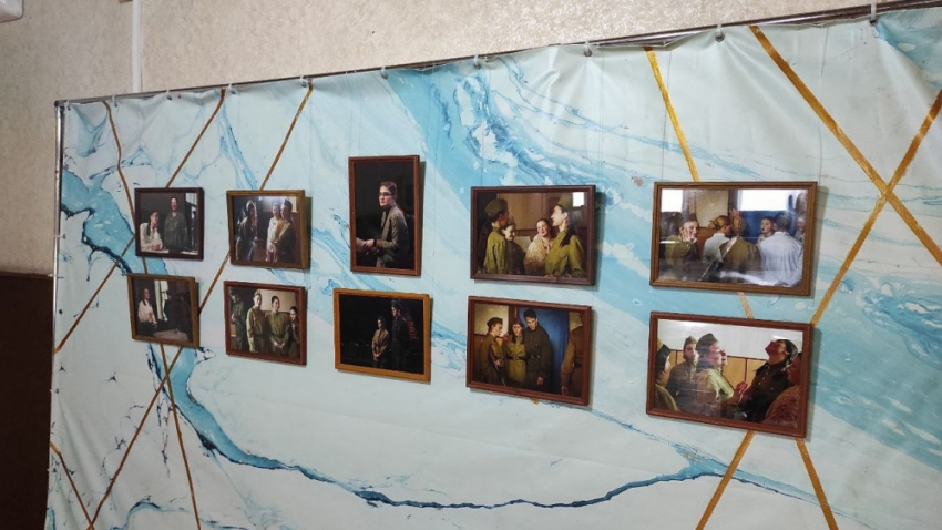 В преддверии юбилея Победы в Бобровском училище культуры организовали фотовыставку