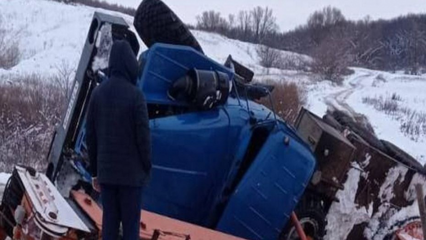 Житель Аннинского района погиб, раздавленный автокраном