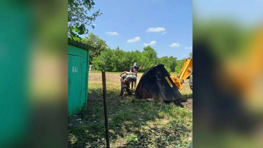 В Бобровском районе активисты реализовали экологический и патриотический проекты